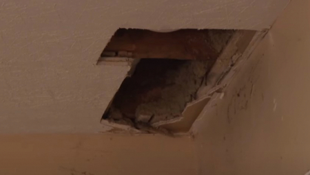 RENOVIRAO KUĆU PA OSTAO U ŠOKU Kada su probušili plafon, našli stvari koje niko nije video 120 godina!(VIDEO)