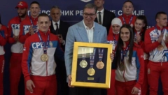 PREDSEDNIK VUČIĆ ČESTITAO BOKSERIMA OGROMAN USPEH Radom i uspesima ste vratili veliki broj dece u bokserske sale