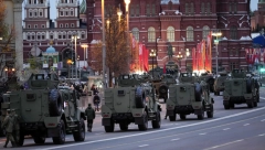 U MOSKVI POČELE PROBE ZA PARADU Kolonu vojne tehnike na Crvenom trgu predvodiće tenk T-34-85 (FOTO/VIDEO)