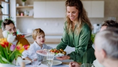 ZA BLAGOSTANJE, SREĆU I DOBRO ZDRAVLJE Prema narodnom verovanju, danas treba ispoštovati ove običaje
