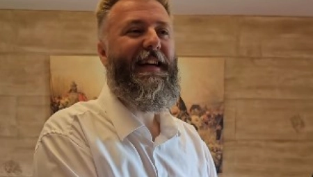 ZAŠTO TREBA IZBEGAVATI SELO? Ovo je ŠOKANTNA PORUKA oca Predraga Popovića, koji priprema PRŠUTU na Veliku subotu