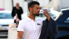 ĐOKOVIĆ BEZ OVE VOĆKE NE IDE NIGDE Daje energiju, pozitivno utiče na creva i kosti, puna vitamina i minerala