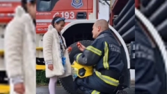 EVO KAKO JE VATROGASAC SPASAO USKRŠNJE JAJE! MUP na originalan način čestitao vernicima NAJVEĆI hrišćanski praznik! (VIDEO)