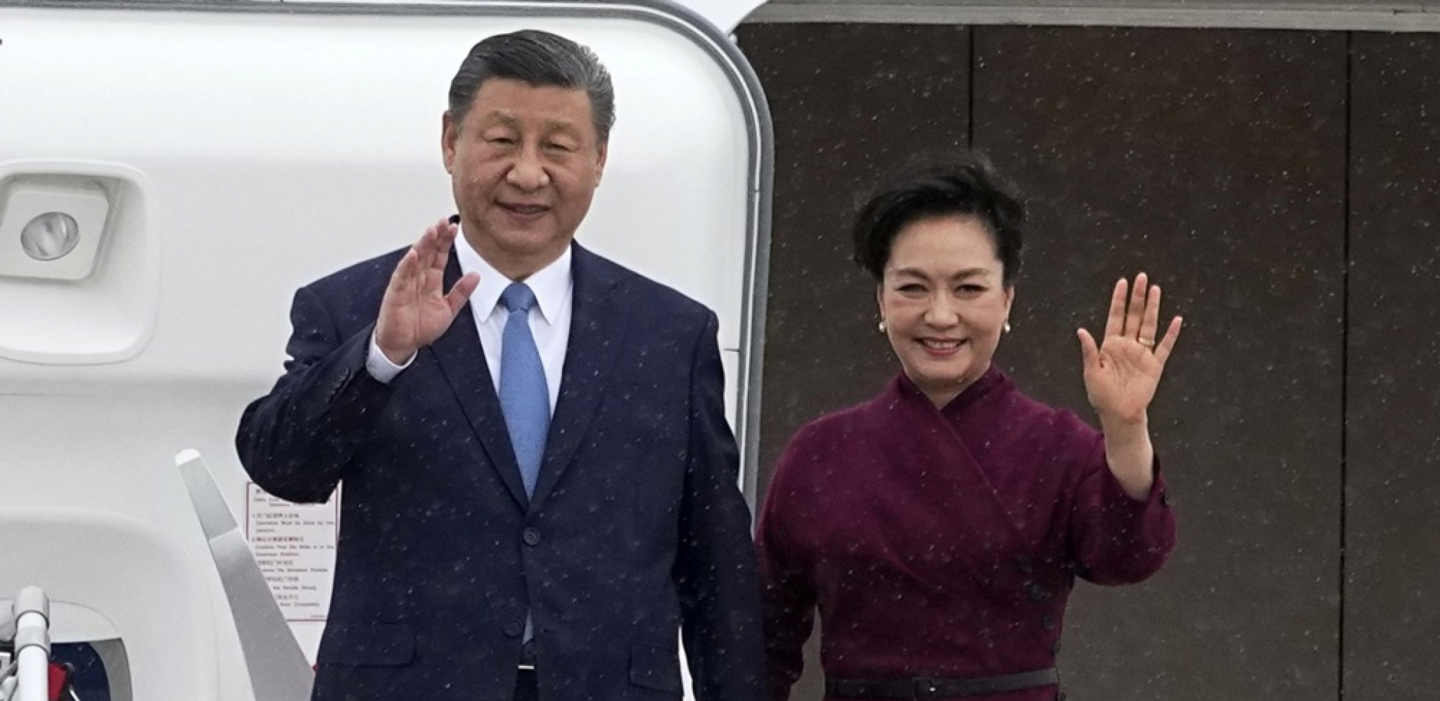 EVO KAD STIŽE SI U SRBIJU Srpski "migovi" dočekuju kineskog predsednika, dovodi veliku delegaciju iz Pekinga
