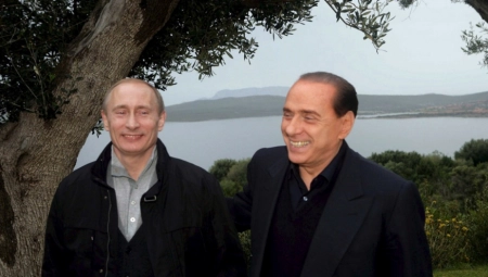PUTIN RASPORIO JELENA, IZVADIO MU SRCE I DAO BERLUSKONIJU: "Berluskoni se potom sakrio iza drveta i..."