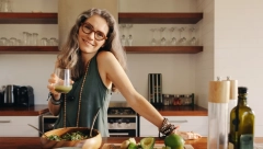 TRI SUPER NAPITKA ZA LJUDE PREKO 50 GODINA Snižavaju holesterol, regulišu pritisak i štite od osteoporoze