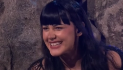 PREPEVANA PESMA TEYA DORE! Kada budete čuli na kom je jeziku, ostaćete u šoku, ova zvezda joj pružila podršku!