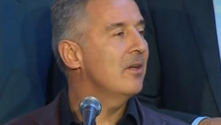 VIC DANA Probudi se Milo Đukanović i sa crnogorskog radija se čuje...
