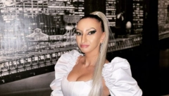 NEMA ŠAKE I STOPALA, ALI TO JE NIJE OMELO U NIZANJU USPEHA Prelepa Violeta slika, vozi kola, a iz ovog sporta ima ZLATNU MEDALJU (FOTO)