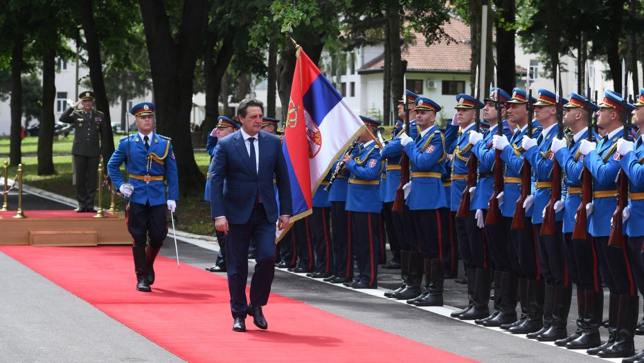 Ministar Gašić obišao Generalštab Vojske Srbije (FOTO)
