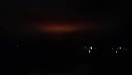 ŠTA JE OVO NA NEBU IZNAD BEOGRADA? Neobična pojava zbunila građane, evo o čemu se radi (VIDEO)