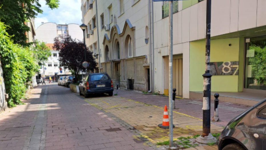 JUTROS JE BILO OPSADNO NA VRAČARU Policija blokirala Krunsku ulicu, desilo se hapšenje
