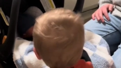 JEDVA GA JE DOČEKAO Susret mlađeg i starijeg brata oduševio ljude, simpatičan duo srušio internet