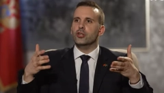 VRATIO MU SE NOŽ KOJI JE ZABIO U LEĐA SRBIJE Podrška rezoluciji o Srebrenici Spajića je koštala lošeg izbornog rezultata u Budvi