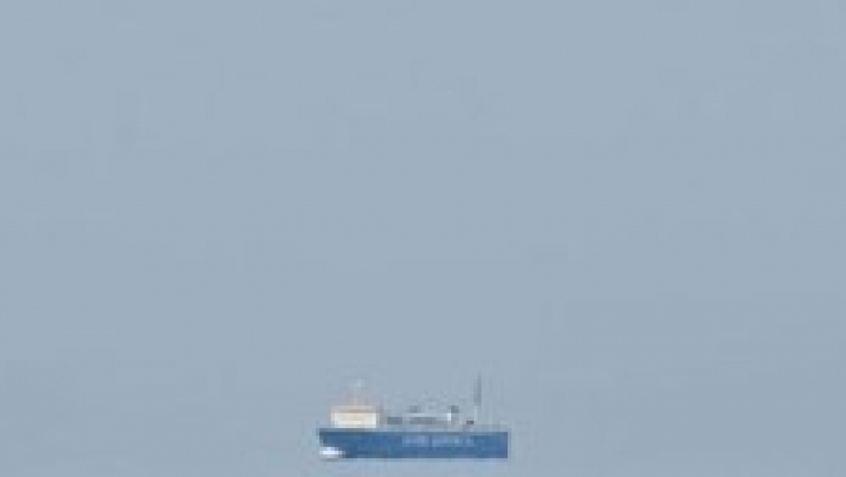 ZABRANJENI BROD STIGAO U SLOVENIJU Skrenuo sa kursa kada je naređena istraga, sumnja se da je pun američkog oružja