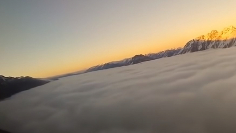 PILOT PODELIO SNIMAK IZ KABINE TOKOM SLETANJA Putnici u avionu nemaju pojma šta se dešava, nije za one sa slabim srcem! (VIDEO)