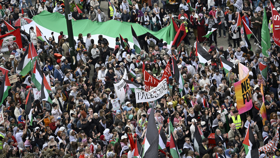 MASOVNI PROTESTI NAKON DISKVALIFIKACIJE HOLANDIJE! Blokiran grad, haos na ulicama zbog Palestine, policija u pripravnosti!