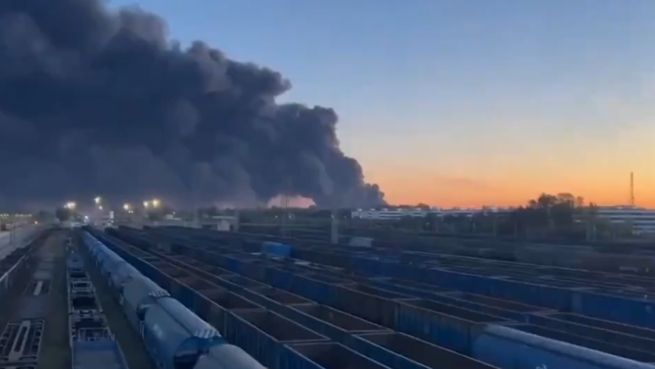 POŽAR U VELIKOM TRŽNOM CENTRU Haos u Poljskoj (VIDEO)
