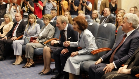 GRČKA NE MOŽE DA SAKRIJE GNEV, SITUACIJA JE NAPETA! Izbila diplomatska drama zbog "samo" jedne reči (FOTO)