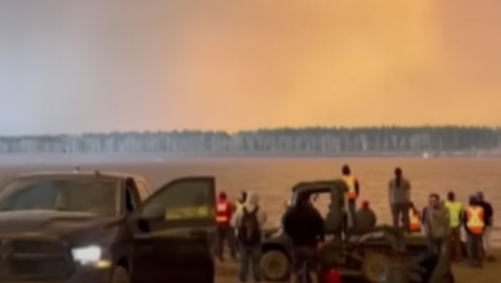 BORBA ZA GOLI ŽIVOT! Vatrogasci evakuisali ljude, panika zbog požara ne prestaje da se širi: Zabrinuti smo...