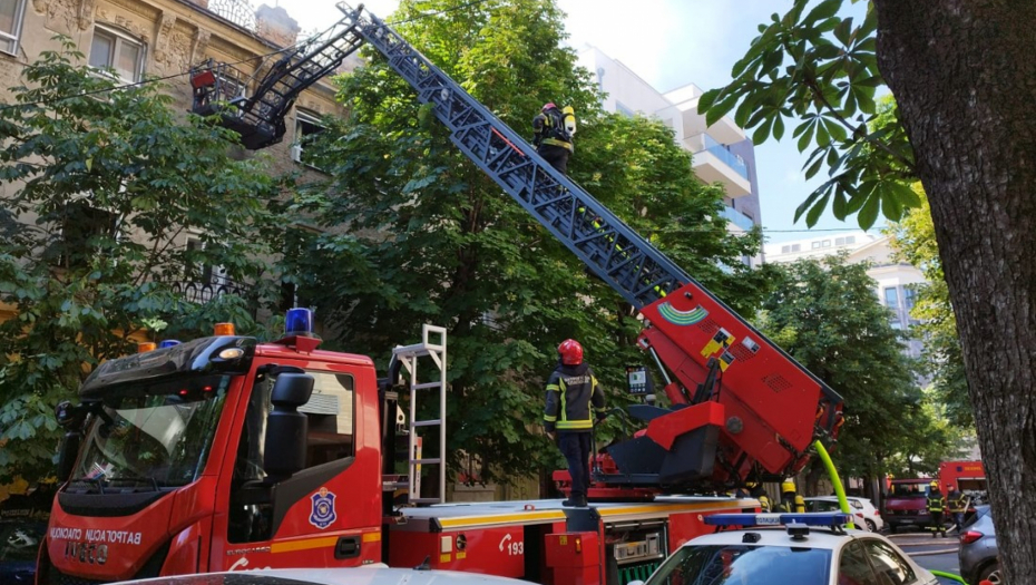 DETALJI KAKO SU NASTRADALI MLADIĆI U POŽARU U NOVOM SADU  Evo ko je pre njih živeo u stanu od 15 kvadrata