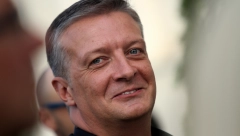 SLAVLJE U DOMU MAŠANA LEKIĆA Oglasila se njegova 13 godina mlađa žena, voditelj ne skida osmeh sa lica, a čestitke pljušte sa svih strana