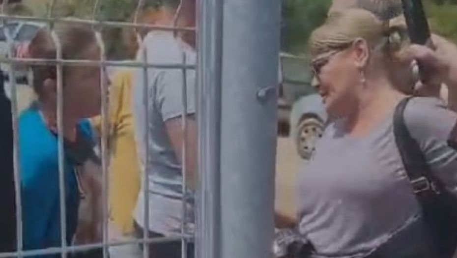 BRUKA, ĆUTINA POSLANICA VREĐALA ŽENU Bez srama joj je rekla: "Seljančuro" - SVE JE SNIMLJENO (VIDEO)