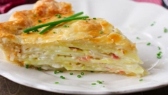 SELJAČKA PITA SA SIROM I KAJMAKOM Smaže se očas posla, a greje dušu i telo