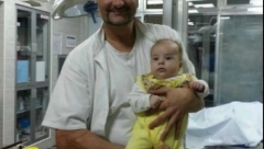 OSTAVLJEN OD "MAJKE" ODMAH POSLE POROĐAJA Malenog Peru čuvali lekari, a onda se desio obrt, evo gde je dečak danas