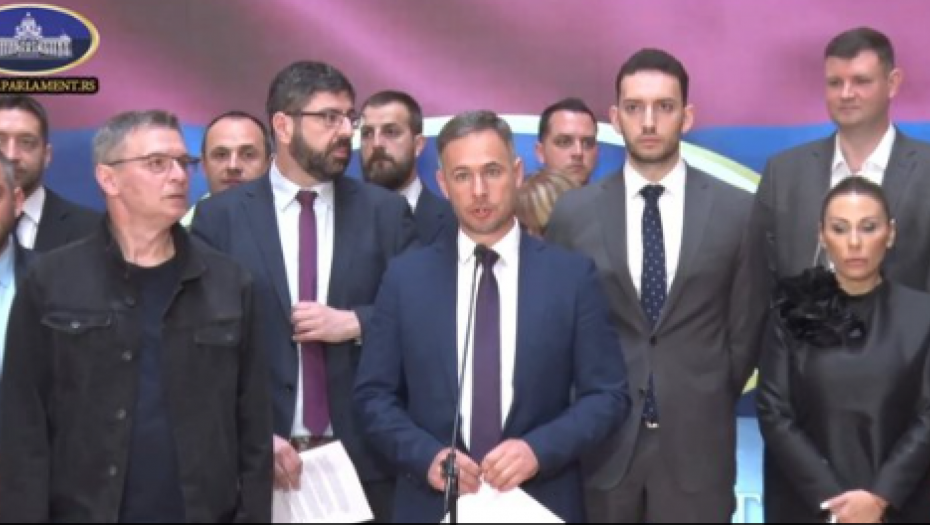 ŠEŠELJEV ŠAMAR OPOZICIJI Otkriveno šta su cirkuzantii uradili u Zrenjaninu