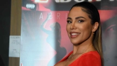 SVI GLEDALI U NJENE GRUDI Sandra Afrika zapalila novim izdanjem, kada se pojavila mnogi su ostali u čudu!