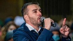 ČUVAJTE SE ONOG KOJEM STRANCI PUNE DŽEPOVE Ovakvih smo se u prošlosti nagledali... (VIDEO)