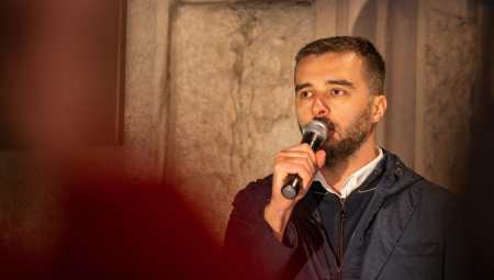 SVI SU ISTI! Manojlović potvrdio - glas za njega je glas za to da su Srbi genocidni (VIDEO)
