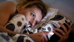 PSIHOLOZI DIGLI FRKU  "Ako na društvenim mrežama radite ove tri stvari, pred razvodom ste"