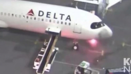 INCIDENT NA AERODROMU: Putnici hitno evakuisani iz aviona