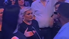 DEVOJKA MC STOJANA NAPRAVILA HAOS NA NASTUPU Zorana pobesnela i prekinula pevanje: "Ovo prelazi svaku granicu normale"