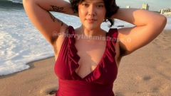 BATALILA FAKULTET, A PARA IMA KAO BLATA Svi joj govore da će UMRETI SAMA jer se godinama nije DEPILIRALA niti stavljala DEZODORANS (FOTO)