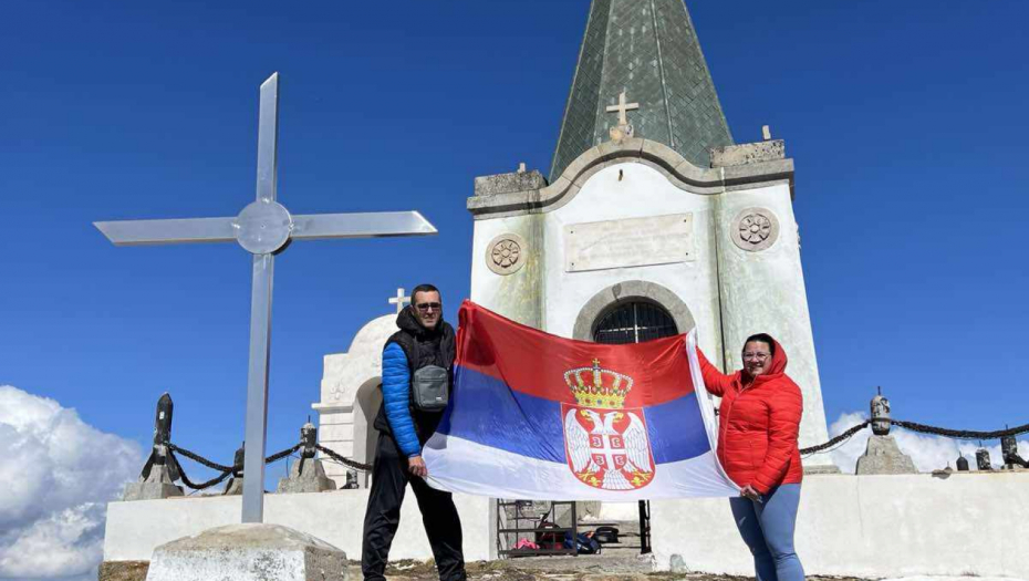 "DA SMO ZNALI, PONELI BISMO TRIMER DA SREDIMO KAPELU JUNAKA!" Zorana Nović za Alo!, žena koja se popela na vrh Kajmakčalana: U Grčkoj sam obišla sve vezano za našu istoriju! (FOTO)