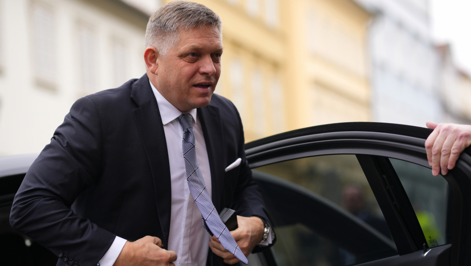 "ČULI SU SE PUCNJI, PAO JE NA ZEMLJU, OBEZBEĐENJE GA JE ODVELO U KOLA" Svedoci izneli detalje napada na premijera