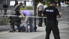 OVO JE ČOVEK KOJI JE NAPAO PREMIJERA SLOVAČKE? Policija ga odmah savladala (FOTO)