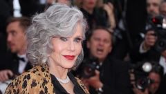 ŽENE JOJ ZAVIDE Džejn Fonda izgleda kao devojčica u devetoj deceniji, očarala fanove na Kanskom festivalu