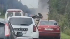 MAJSTORE, KASNIM NA POSAO! ČEKAJ, PUCAM! Hit scena iz Belgoroda, parkirao raketni sistem na magistralu, i ore po Ukrajini! (VIDEO)