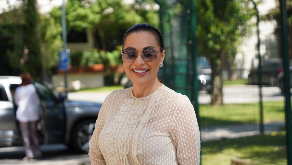 CECA IZAZVALA OPŠTI HAOS NA ULICAMA U MINHENU! Navijači je prepoznali i opkolili, svi pričaju o njenoj reakciji, evo šta je uradila!