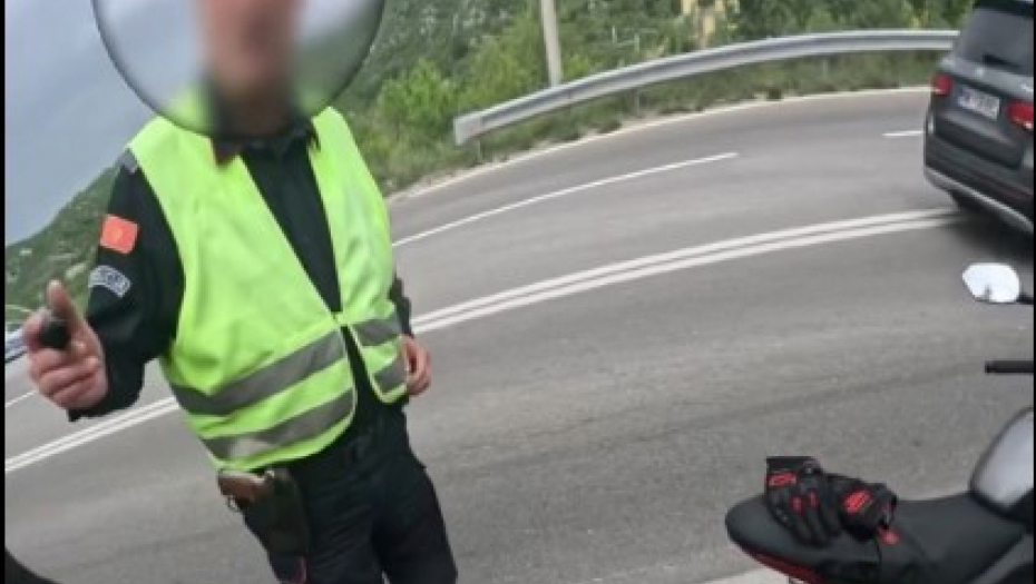 VIC DANA Zaustavio pandur Zemunca...