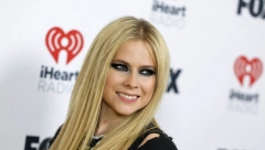 GOTOVA ZA 2 MINUTA Avril Lavinj otkrila proces pisanja hita koji obožava cela Srbija i odgovorila na šokantnu glasinu, mreže se usijale!