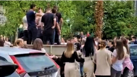 ČIČA DRAŽO, GDE JE MOJE DETE... Snimak proslave mature iz Herceg Novog od kog se novim Crnogorcima OKREĆE ŽELUDAC (VIDEO)