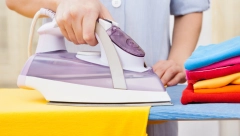 DOMAĆICE, NE MUČITE SE VIŠE Očistite peglu za manje od 30 sekundi