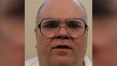 TROSTRUKI UBICA PREŽIVEO SMRTNU KAZNU: Moraće da bude pogubljen KONTROVERZNOM metodom!