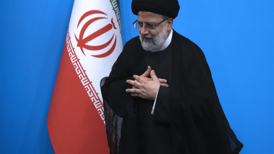 IRANSKA VLADA SAZVALA HITAN SASTANAK Državni mediji emituju islamske molitve između vesti