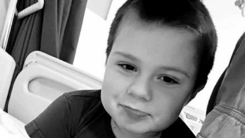 "SREĆO MAMINA, VIŠE TE NIŠTA NEĆE BOLETI GORE NA NEBU!" Jecaj majke koja je izgubila sina odzvanja Beogradom - umro maleni Konstantin Vasović (5)!